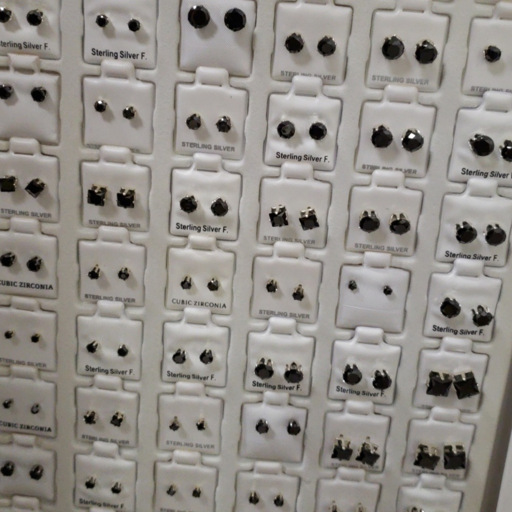 36 pairs Black stud earrings